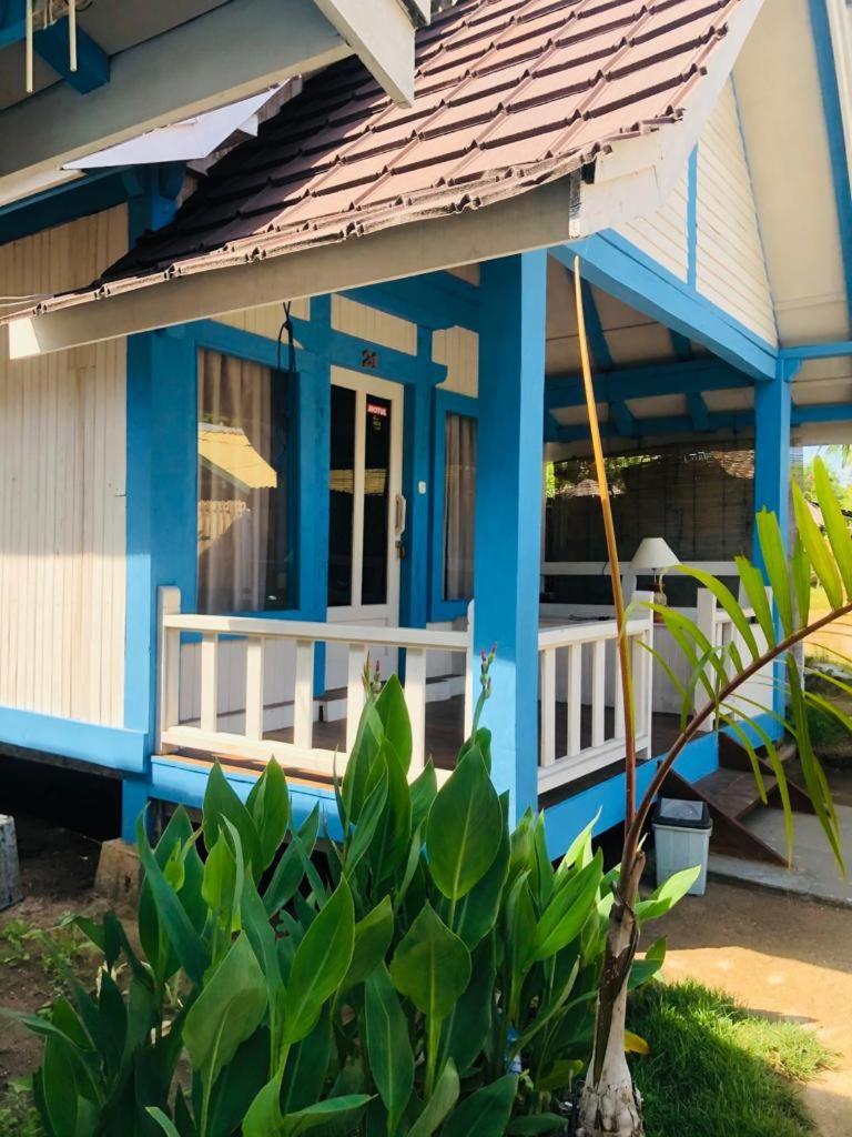 Youpy Bungalows Gili Air Bilik gambar